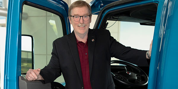 Navistar-International-Truck-CEO-Troy-clarke-featured image