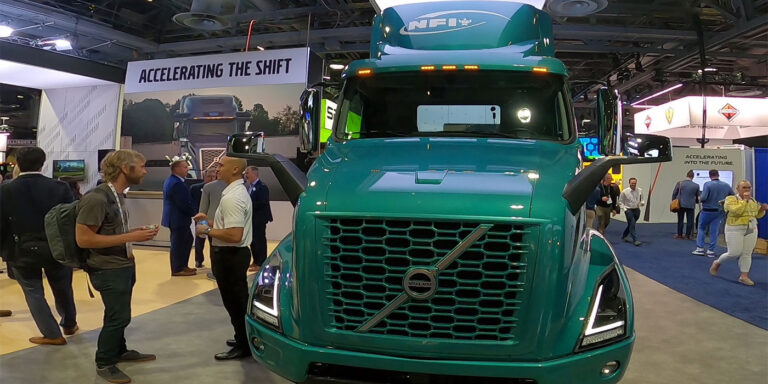 Volvo-Trucks-Electric-VNR-ACT-EXPO