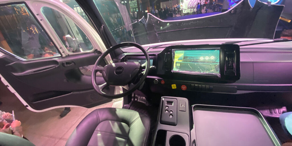 Xos-Cab-Truck-Interior-1400