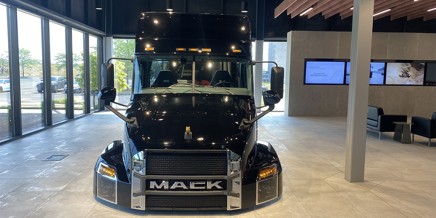 Mack Trucks cuts the ribbon on new Experience Center