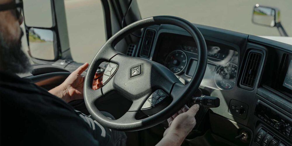 Navistar-Autonomous-partnership-Plus-AI-International-truck-interior