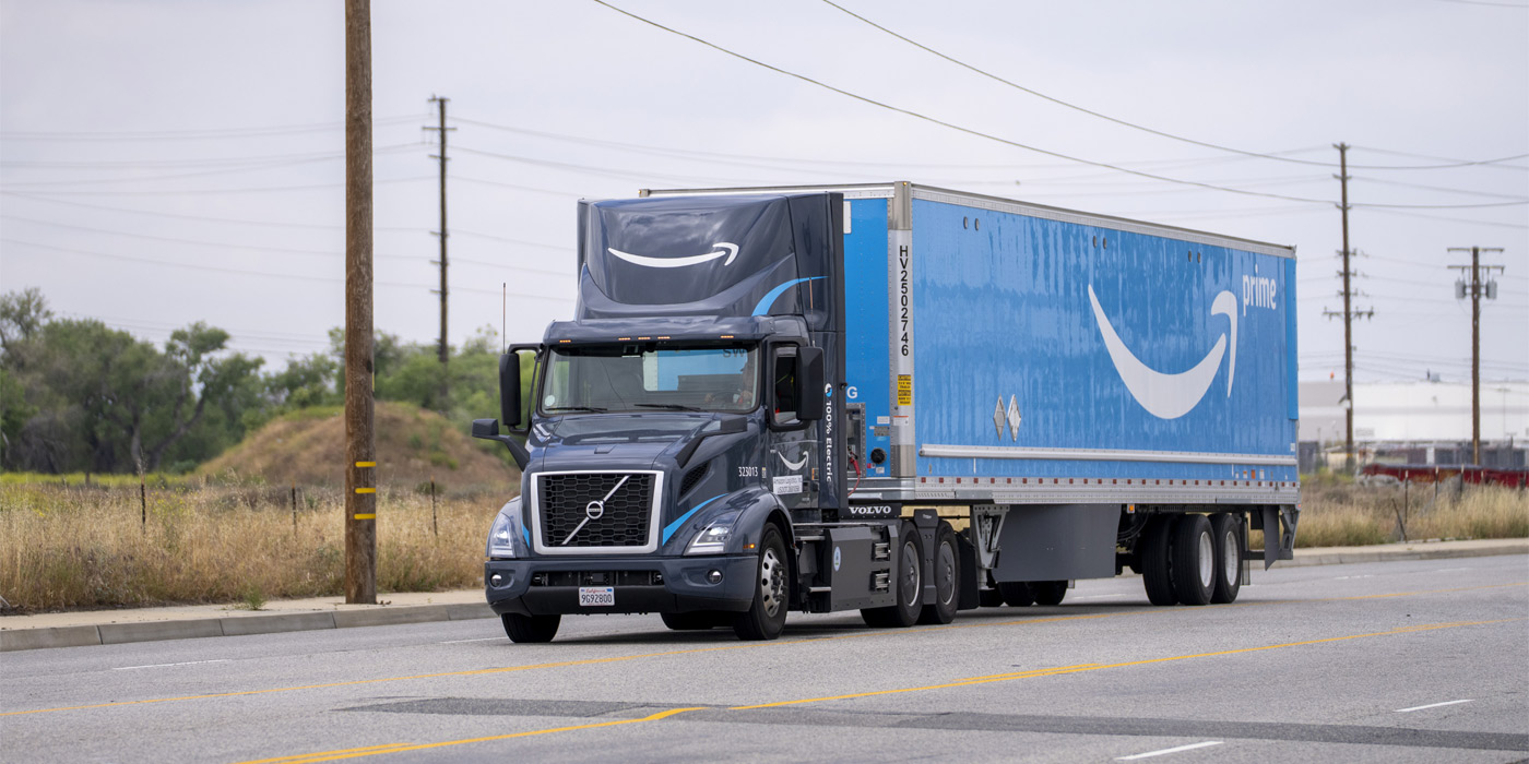 Amazon-Volvo-VNR-EV-trucks-1